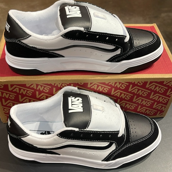 Vans WMNS Hylane
Black/White
VN000D26Y28
Sneakers - Picture 3 of 16